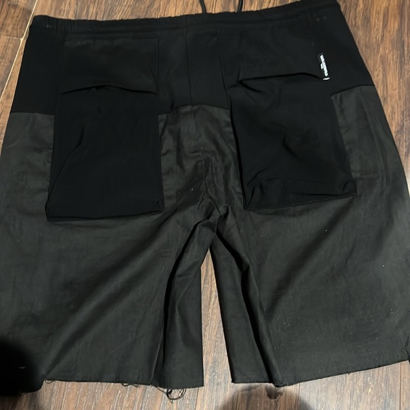 Men’s Karl lagerfeld designer shorts size 2 XL black color pockets new - Picture 5 of 6